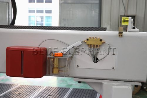 Alta Precisão Router CNC com Eixo Rotativo 1325 para Peças Cilíndricas Alta Demanda em Sines, Portugal