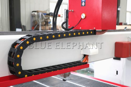 Alta Precisão Router CNC com Eixo Rotativo 1325 para Peças Cilíndricas Alta Demanda em Sines, Portugal