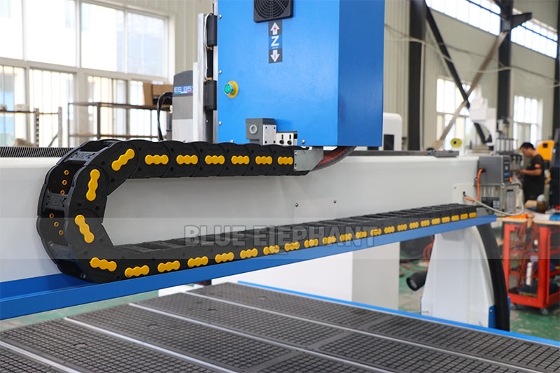 Avançada Máquina CNC em Madeira 3D com Eixo Rotativo Escultura Item Popular em Maceió, Brasil