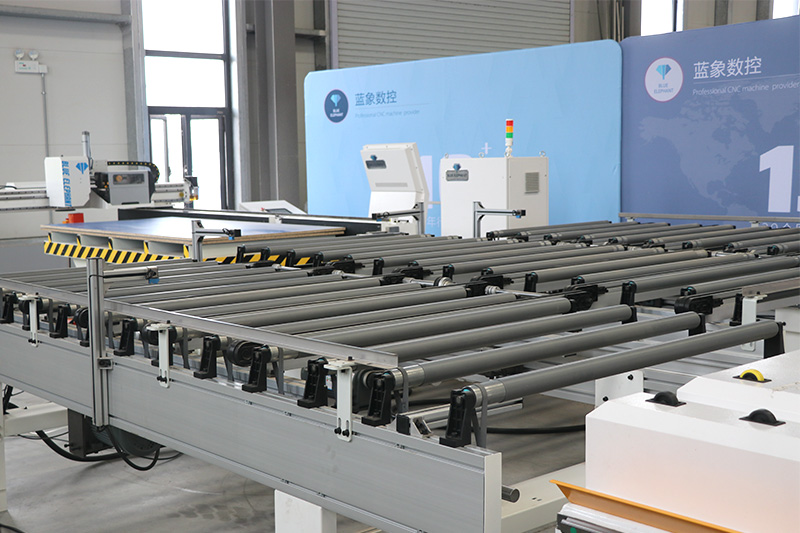 Blue Elephant CNC Router Nesting Brilhante para Produção de Móveis com Rotulagem Inteligente (1)