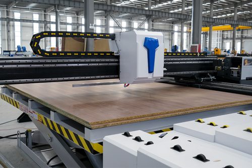 Blue Elephant Premium Máquina CNC de Nesting para Madeira 2130 com Rotulagem Automática para Produção de Móveis (1)