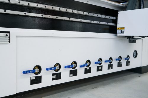 Blue Elephant Premium Máquina CNC de Nesting para Madeira 2130 com Rotulagem Automática para Produção de Móveis (1)