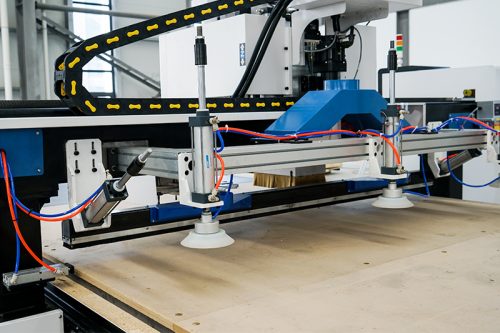 Blue Elephant Premium Máquina CNC de Nesting para Madeira 2130 com Rotulagem Automática para Produção de Móveis (1)