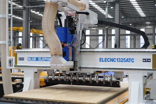 Blue Elephant Router CNC Nesting Impecável com Carregamento e Descarregamento Automático (1)