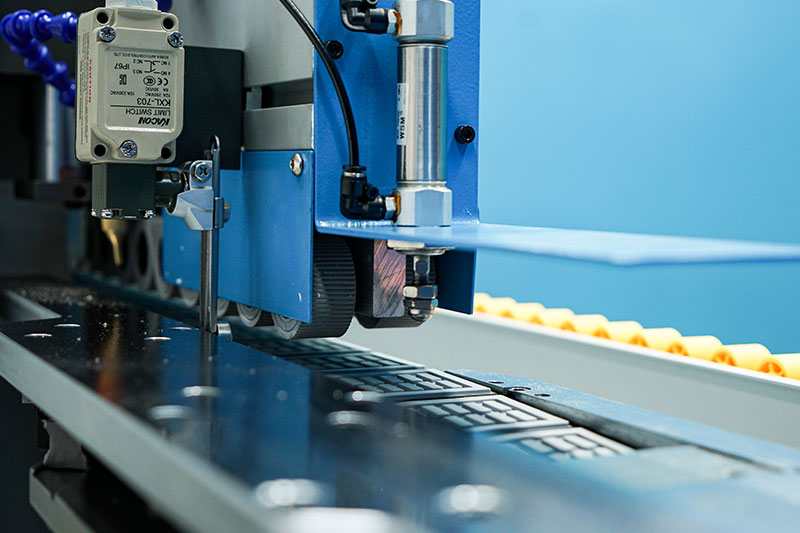 E-60J Automatic Machine Edge Banding with Pre-milling 1