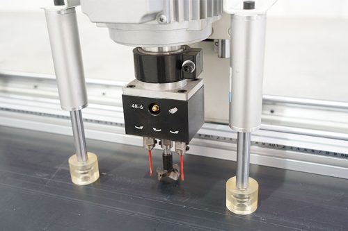 Maquina De Perfuracao De Dobradicas CNC De Duplo Cabeca Eficiente Para A Venda-6