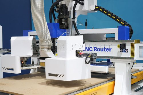Router CNC ATC Para Marcenaria Com Acionamento Por Parafuso Esferico a Preco Baixo-3