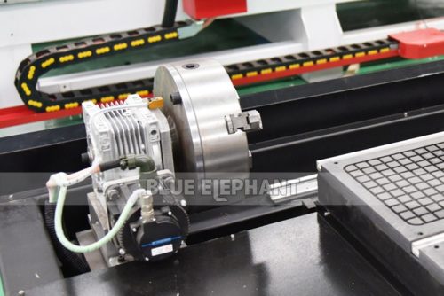 Router CNC Rotativo Avançado para Escultura de Madeira 3D de Precisão e Aplicações Versáteis Vende Bem em Salvador, Brasil