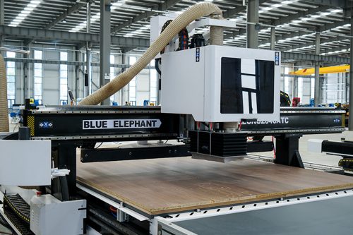 Avançada Máquina de CNC Nesting 2040 ATC com Eixo C e Cabeça Agregada para Produção Eficiente (5)