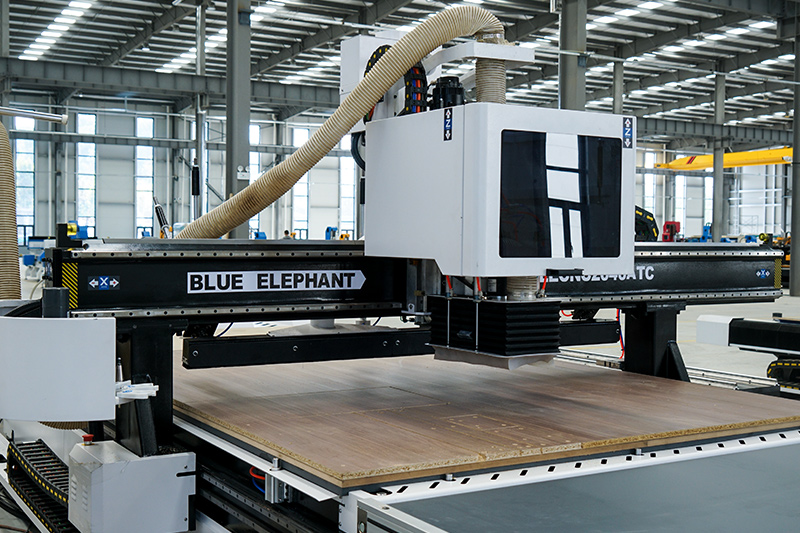 Avançada Máquina de CNC Nesting 2040 ATC com Eixo C e Cabeça Agregada para Produção Eficiente (5)